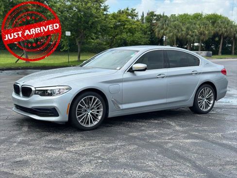 Used 2019 BMW 530e w/ Convenience Package RWD image 2