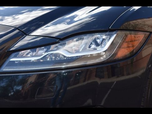 Used 2018 Jaguar XF First Edition AWD/4WD image 48
