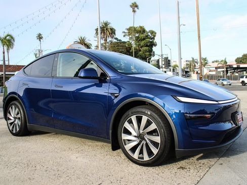 Used 2026 Tesla Model Y Long Range AWD/4WD image 8