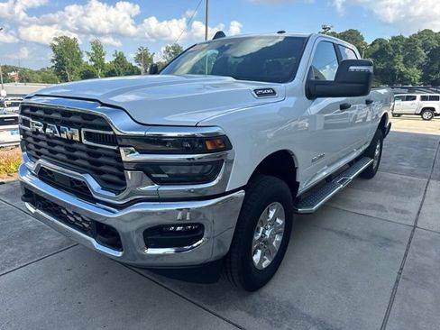Used 2026 RAM 2500 Big Horn AWD/4WD image 3