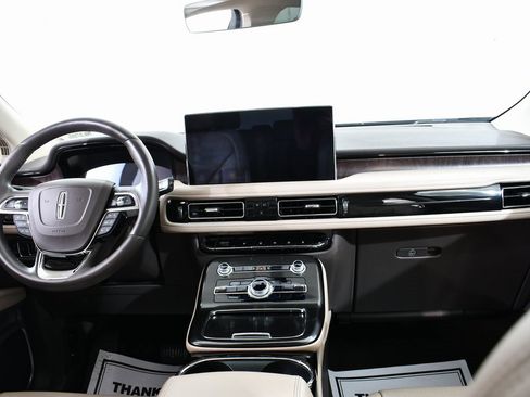 Used 2021 Lincoln Nautilus Reserve image 7