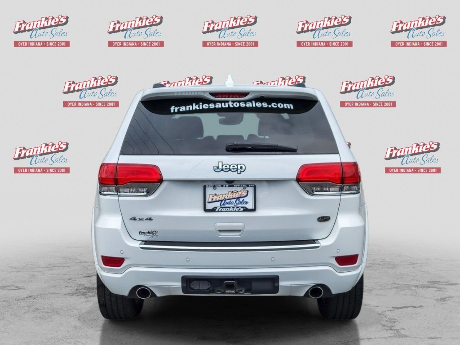 Used 2018 Jeep Grand Cherokee Overland AWD/4WD image 4