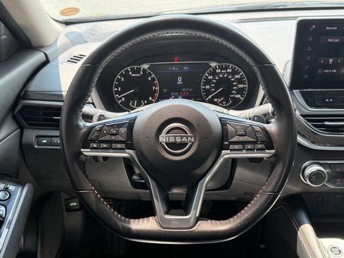 Used 2023 Nissan Altima 2.5 SR w/ SR Premium Package FWD image 39