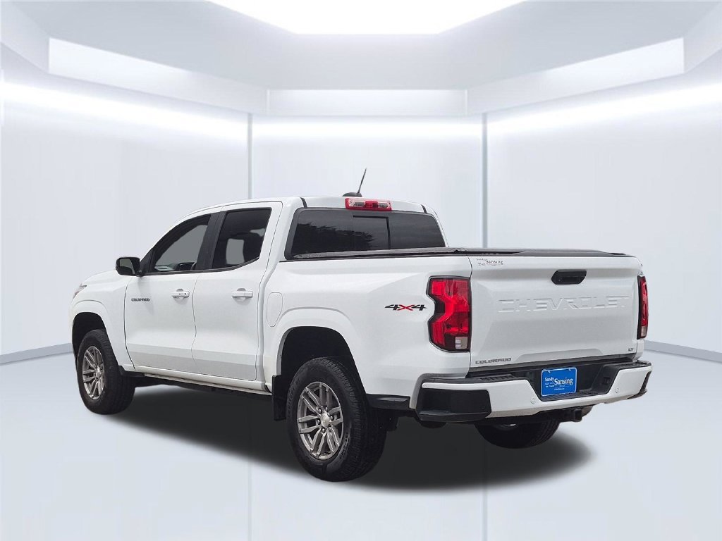Used 2023 Chevrolet Colorado LT w/ LT Convenience Package II AWD/4WD image 3