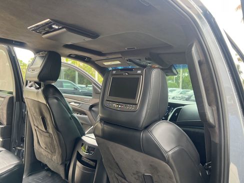 Used 2018 Cadillac Escalade ESV Platinum image 14
