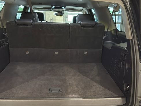 Used 2017 GMC Yukon XL SLT w/ HD Trailering Package AWD/4WD image 18