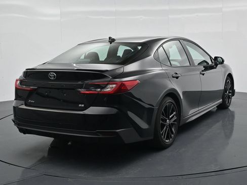 Used 2025 Toyota Camry SE FWD image 7