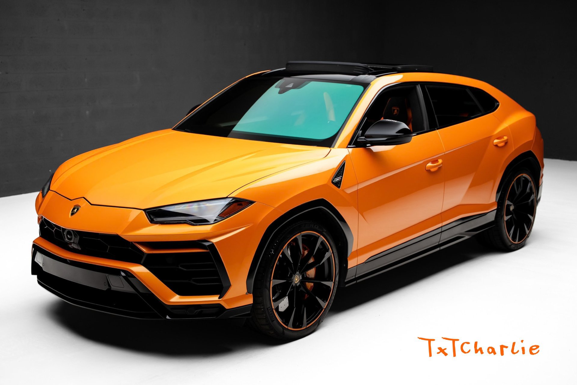 Used 2021 Lamborghini Urus AWD/4WD image 1
