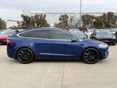 Used 2017 Tesla Model X 75D image 9
