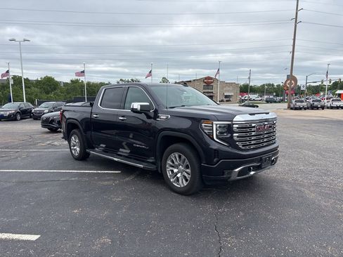 Used 2023 GMC Sierra 1500 Denali w/ Technology Package AWD/4WD image 1