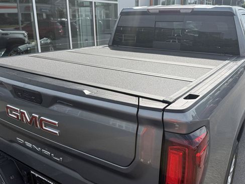 Used 2021 GMC Sierra 1500 Denali w/ Denali Premium Package AWD/4WD image 4