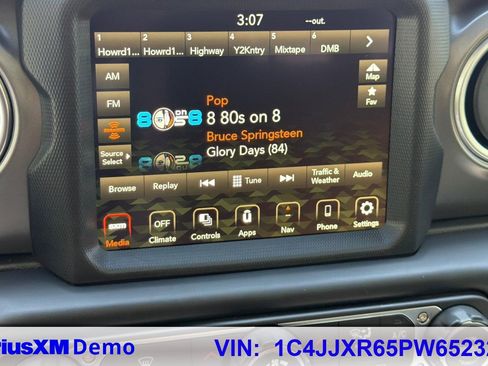 Used 2023 Jeep Wrangler Unlimited Rubicon 4xe w/ Steel Bumper Group AWD/4WD image 28