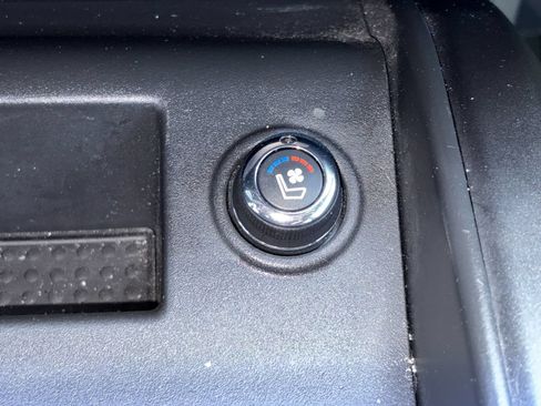 Used 2021 Nissan Titan PRO-4X w/ Pro-4x Convenience Package AWD/4WD image 17