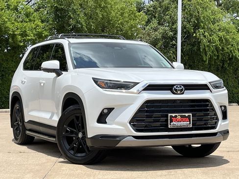 Used 2026 Toyota Grand Highlander FWD image 2