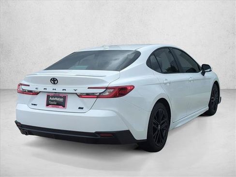 Used 2025 Toyota Camry SE FWD image 5