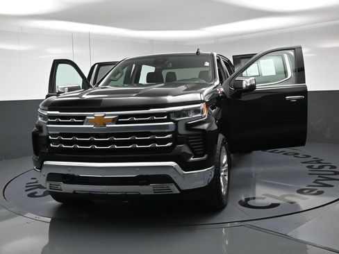 Used 2024 Chevrolet Silverado 1500 LTZ w/ Z71 Off-Road Package AWD/4WD image 22