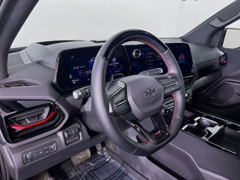 Certified 2025 Chevrolet Silverado EV RST AWD/4WD image 7