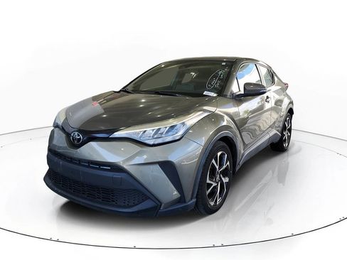 Used 2021 Toyota C-HR XLE image 3