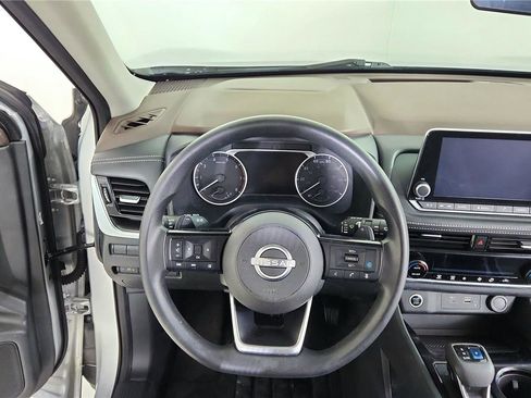 Certified 2022 Nissan Rogue SV image 29