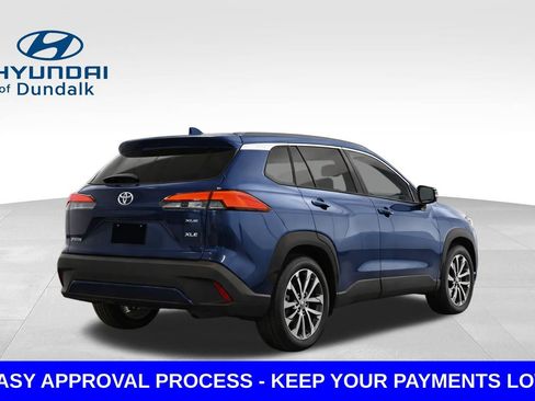 Used 2022 Toyota Corolla Cross XLE w/ Convenience Package image 2