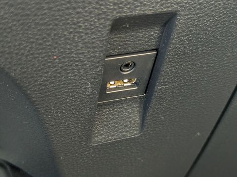 Used 2020 Toyota Corolla LE image 20