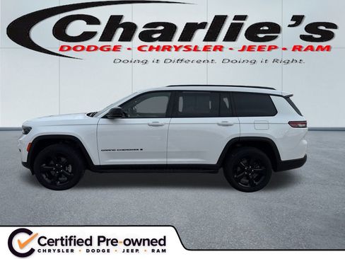 Certified 2023 Jeep Grand Cherokee L Laredo image 1