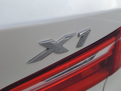 Used 2018 BMW X1 sDrive28i image 6