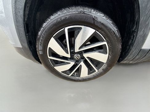 Used 2025 Volkswagen Atlas SE image 9