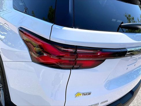 Used 2023 Chevrolet Traverse LT AWD/4WD image 33