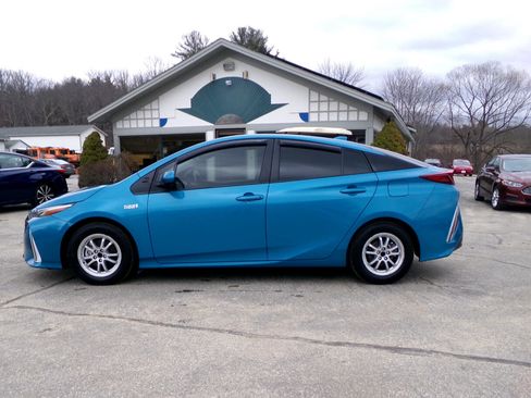 Used 2022 Toyota Prius Prime Limited image 3