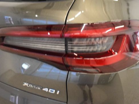 Used 2021 BMW X5 xDrive40i w/ Premium Package AWD/4WD image 12