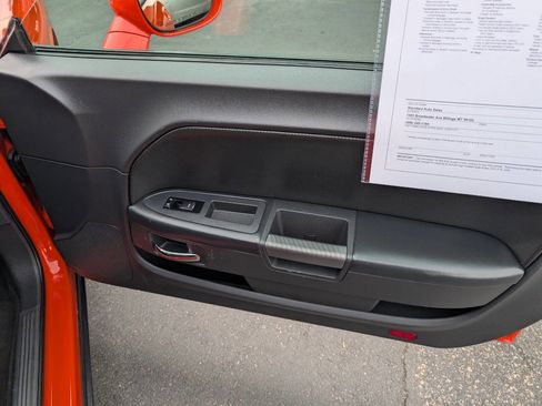 Used 2013 Dodge Challenger R/T image 31