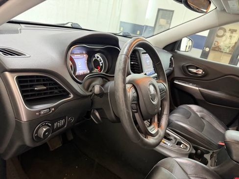 Used 2022 Jeep Cherokee Latitude Lux AWD/4WD image 14
