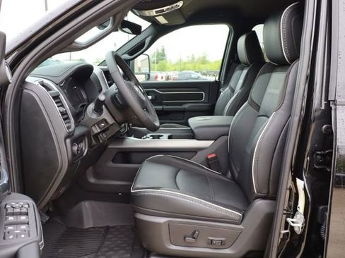 New 2026 RAM 3500 Laramie AWD/4WD image 18