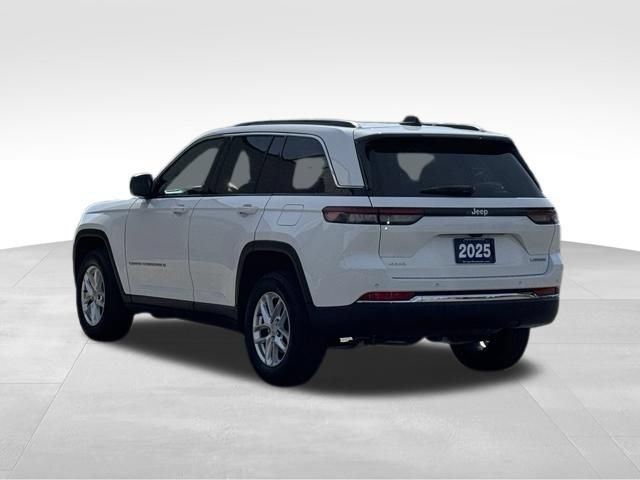 Used 2025 Jeep Grand Cherokee Laredo X w/ Luxury Tech Group I AWD/4WD image 7