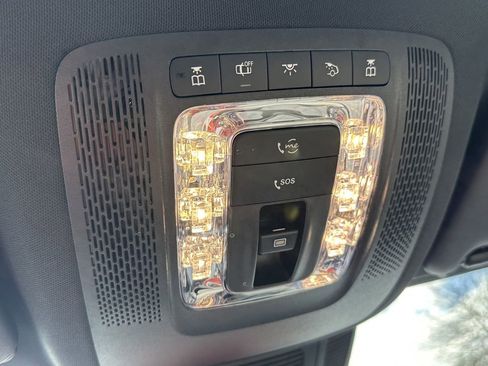 Used 2025 Mercedes-Benz GLE 450e 4MATIC image 33