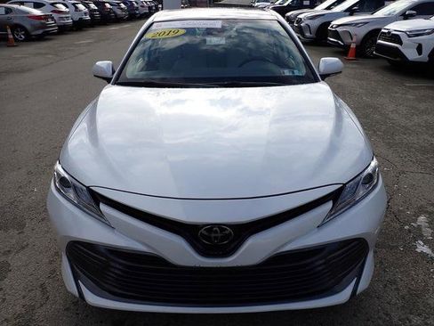 Certified 2019 Toyota Camry XLE image 11