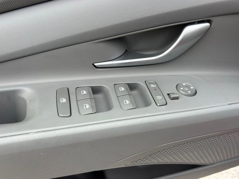 Certified 2025 Hyundai Elantra Sport FWD image 12