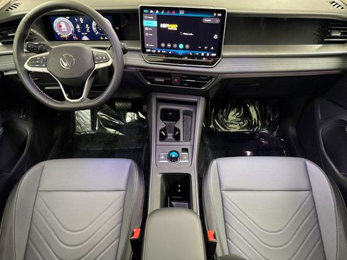 New 2026 Volkswagen Tiguan SE AWD/4WD image 12