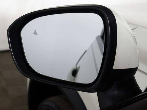 Used 2022 Nissan Rogue SV AWD/4WD image 29