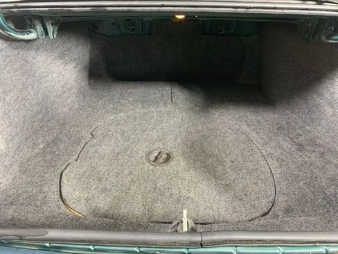 Used 2001 Chevrolet Lumina w/ Preferred Equipment Group FWD image 22