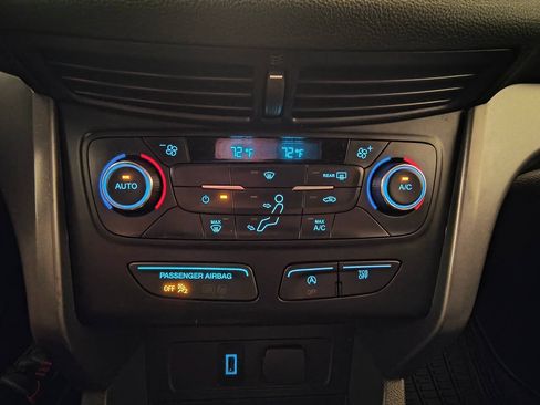 Used 2017 Ford Escape SE AWD/4WD image 17