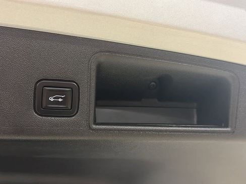 Certified 2021 GMC Terrain SLT w/ Infotainment Package II image 28