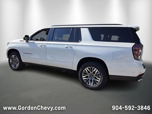 Certified 2025 Chevrolet Suburban Z71 AWD/4WD image 3