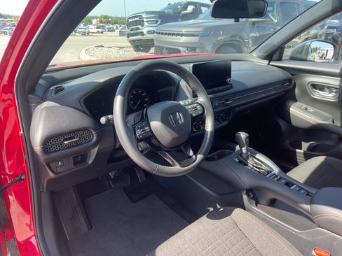 Used 2023 Honda HR-V Sport image 11