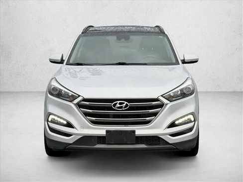 Used 2016 Hyundai Tucson Limited w/ Option Group 03 image 2