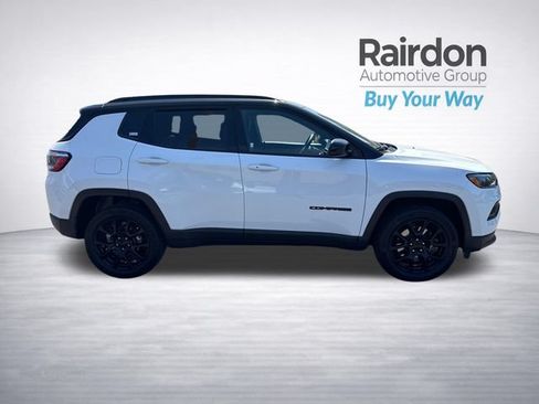 Used 2023 Jeep Compass Latitude AWD/4WD image 8