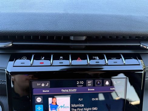 New 2025 Jeep Grand Cherokee Altitude image 20