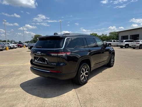 Used 2023 Jeep Grand Cherokee L Limited w/ Luxury Tech Group II AWD/4WD image 7