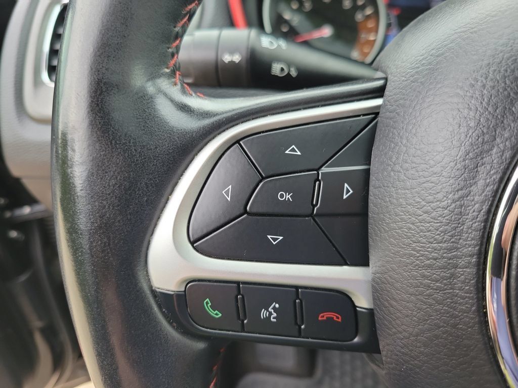 Used 2018 Jeep Compass Trailhawk w/ Leather Interior Group AWD/4WD image 24
